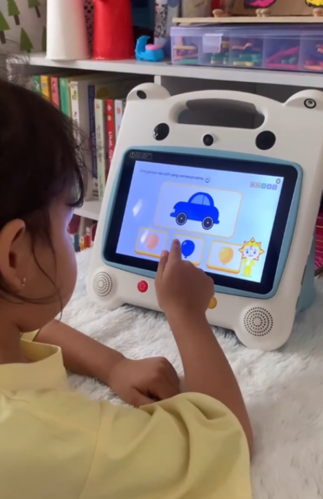 Fun learning belajar anak TK menggunakan Wink Smart Learning.