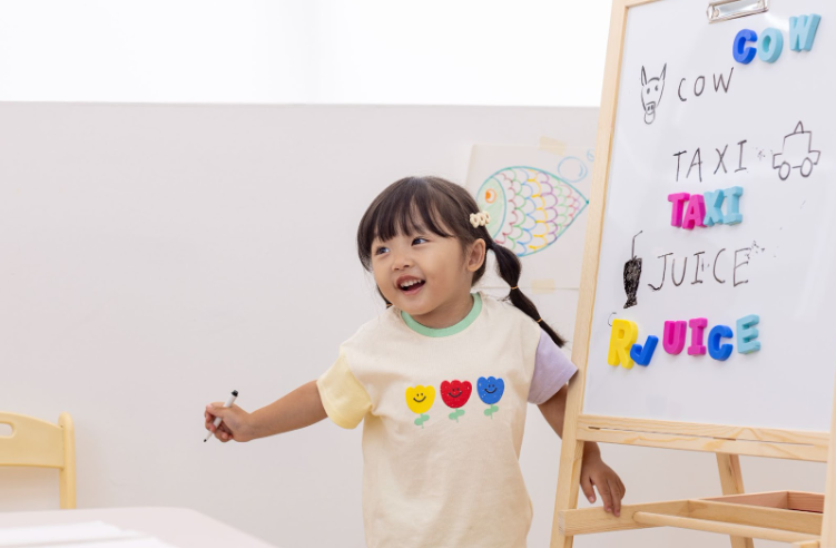 proses belajar bahasa inggris anak yang interaktif